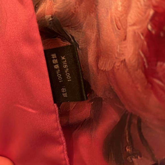 Beautiful 100% Silk Scarf - Picture 4 of 5